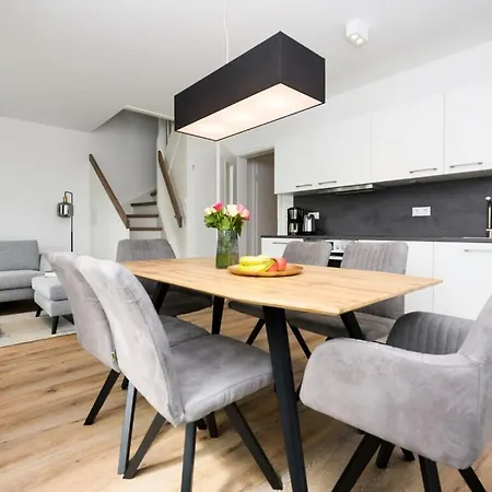 بيت للعطل Pur 5 زنغست